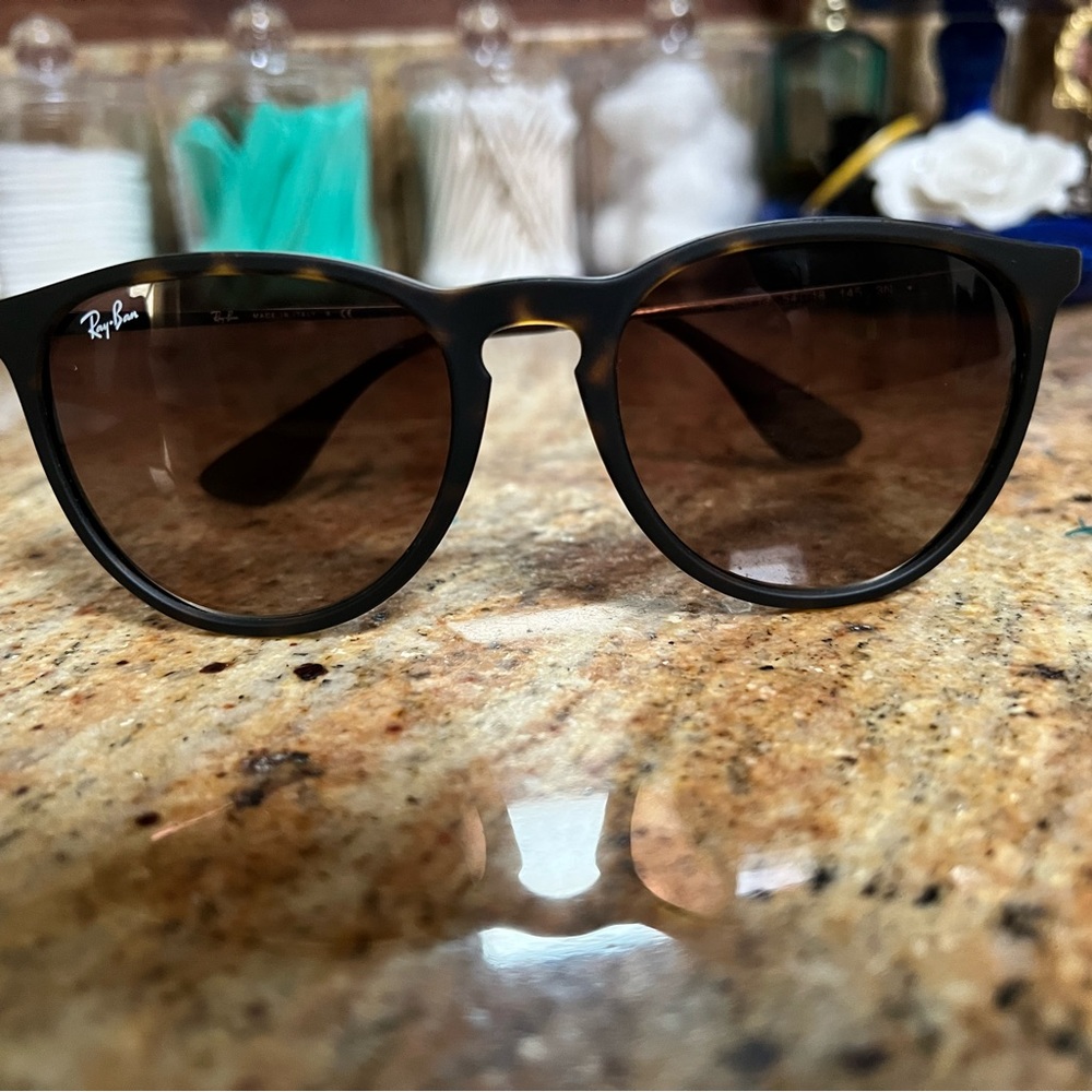 Ray Ban- Erika Sunglasses 865/SB 54 18 145